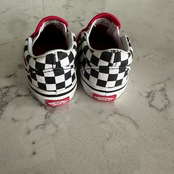 Vans - Picture 5 of 6